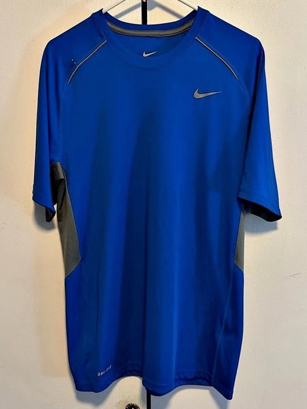 Nike Dri-FIT Athletic Short Sleeve Blue & Gray Medium G16